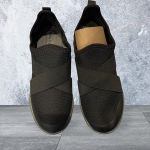 Crocs Swiftwater Womens Dual Comfort Slip on Shoes. NWT